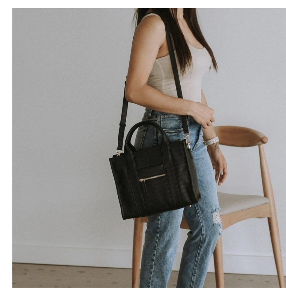 Aria tori bag midnight croc